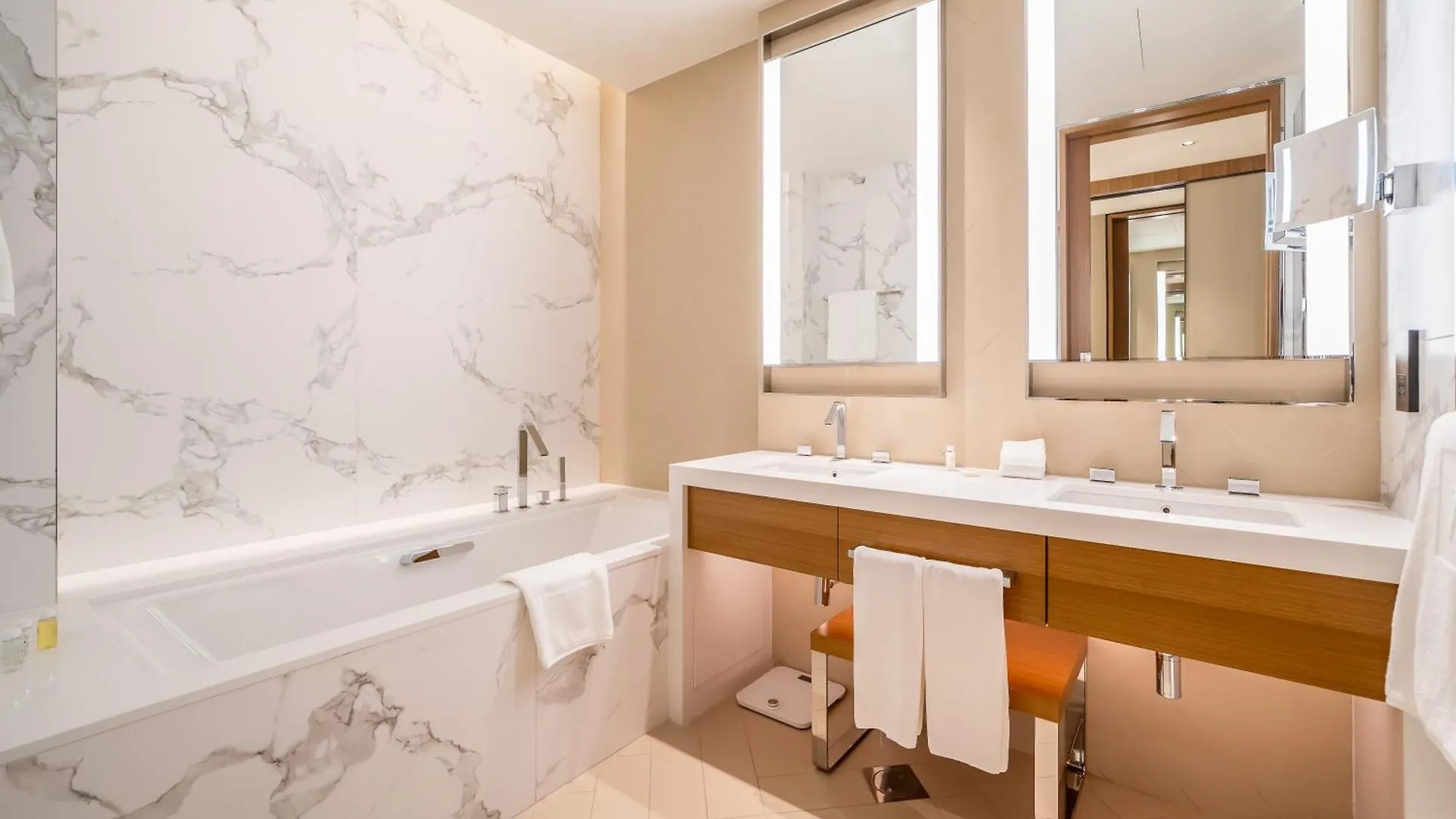 Newarabian 3 Bedroom Address Opera Downtown Dubai 0*,