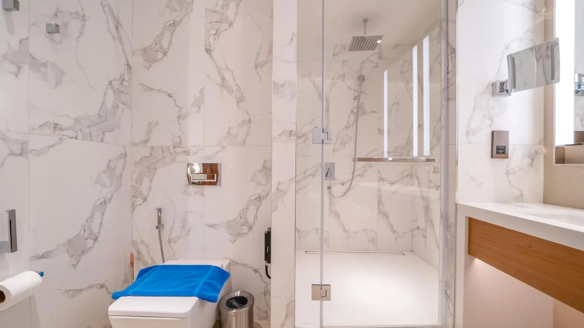 Newarabian 3 Bedroom Address Opera Downtown Dubai Apartment